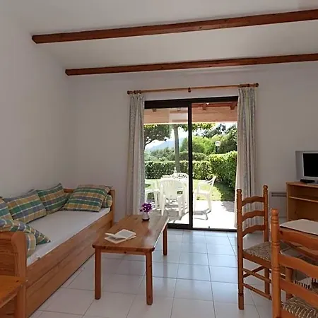 Marina Di Santa Giulia Ξενοδοχείο 3*