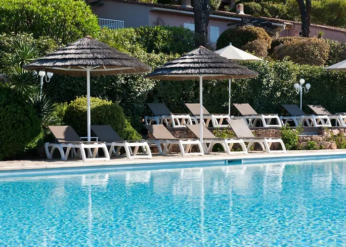 Marina Di Santa Giulia Hotell 3*