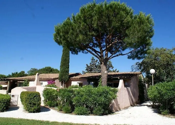 Marina Di Santa Giulia Hotell 3*