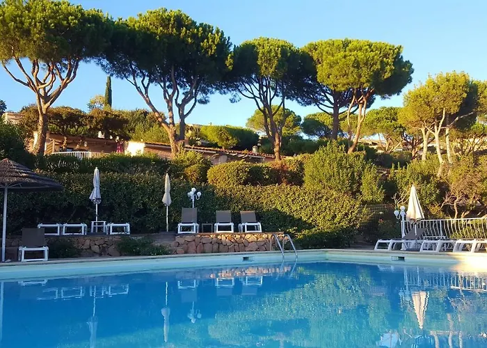 Hotell Marina Di Santa Giulia 3*